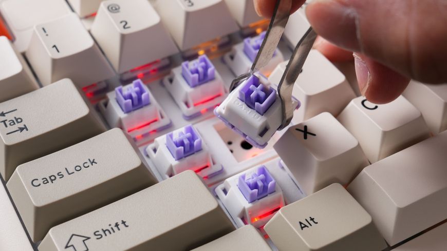 Трирежимна ігрова клавіатура DAREU EK98 Pro (UA) KB-EK98P-WT фото